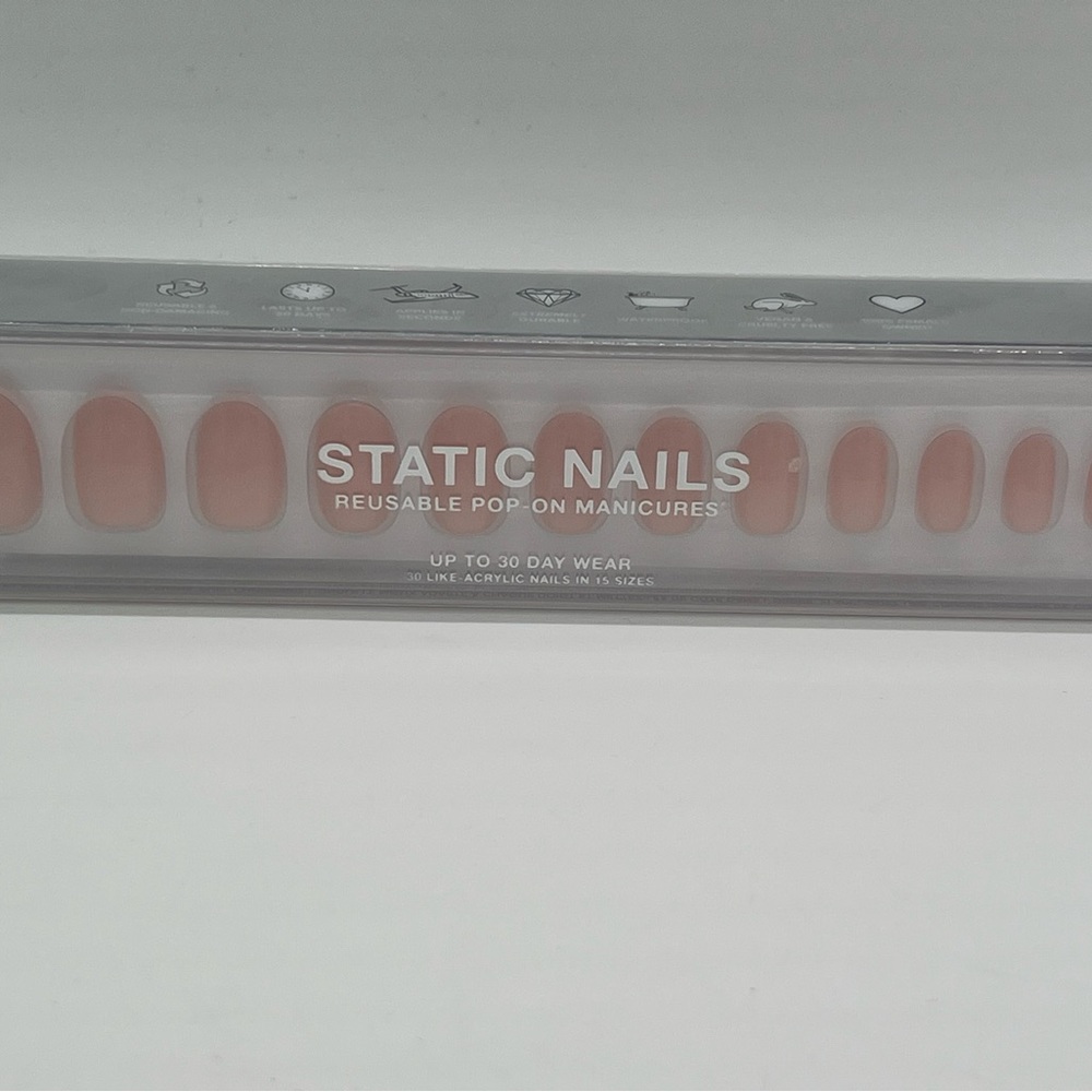 NWT Static Nails Reusable Pop-On Manicures in Jetsetter Round